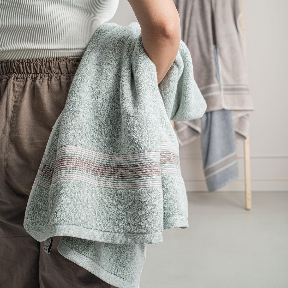 Super-Soft Water & Soil Hand Towel Set of 2|Luxurious Blend of Cotton & Bamboo Fiber Towel for Bathing|40X60 CM