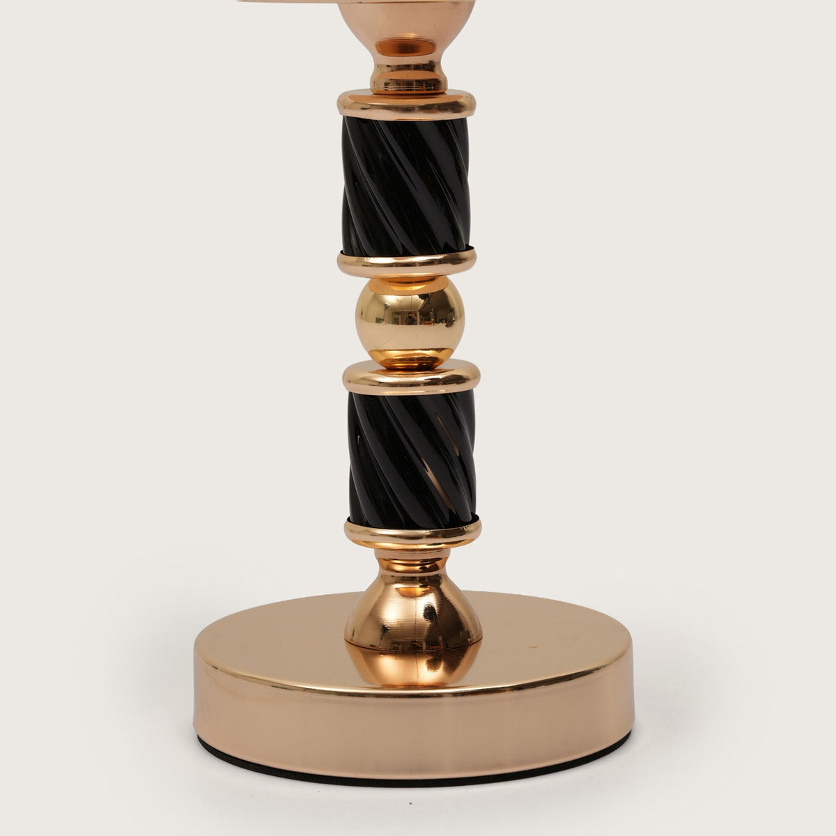 Spindle Candle Holder With Fluted Accent - Large