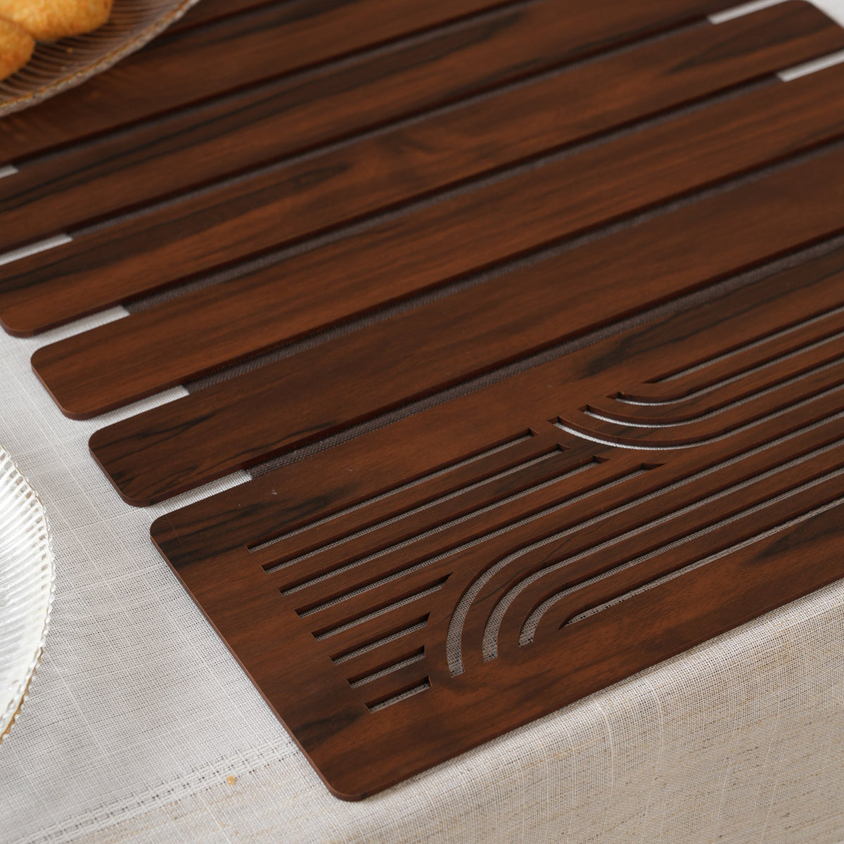 Wave-Accent Slatted Table Runner 14*36 Inch