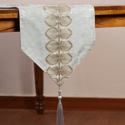 Botanical Vine Tapered Table Runner